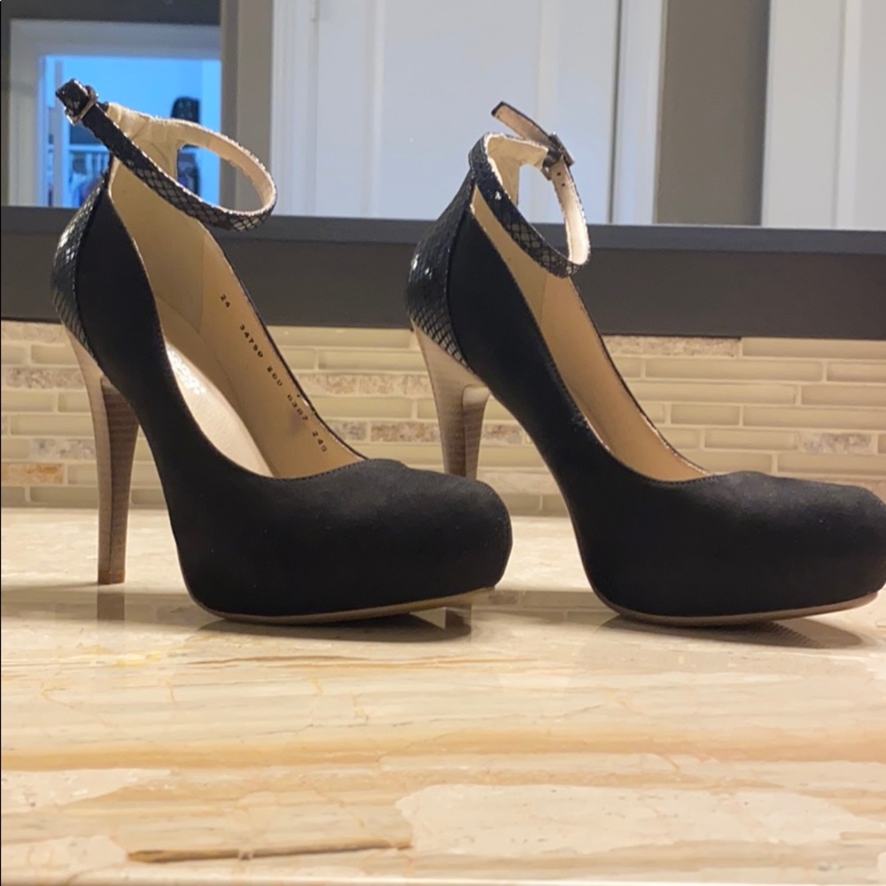 ANDREA Heels NIB - Picture 2 of 7